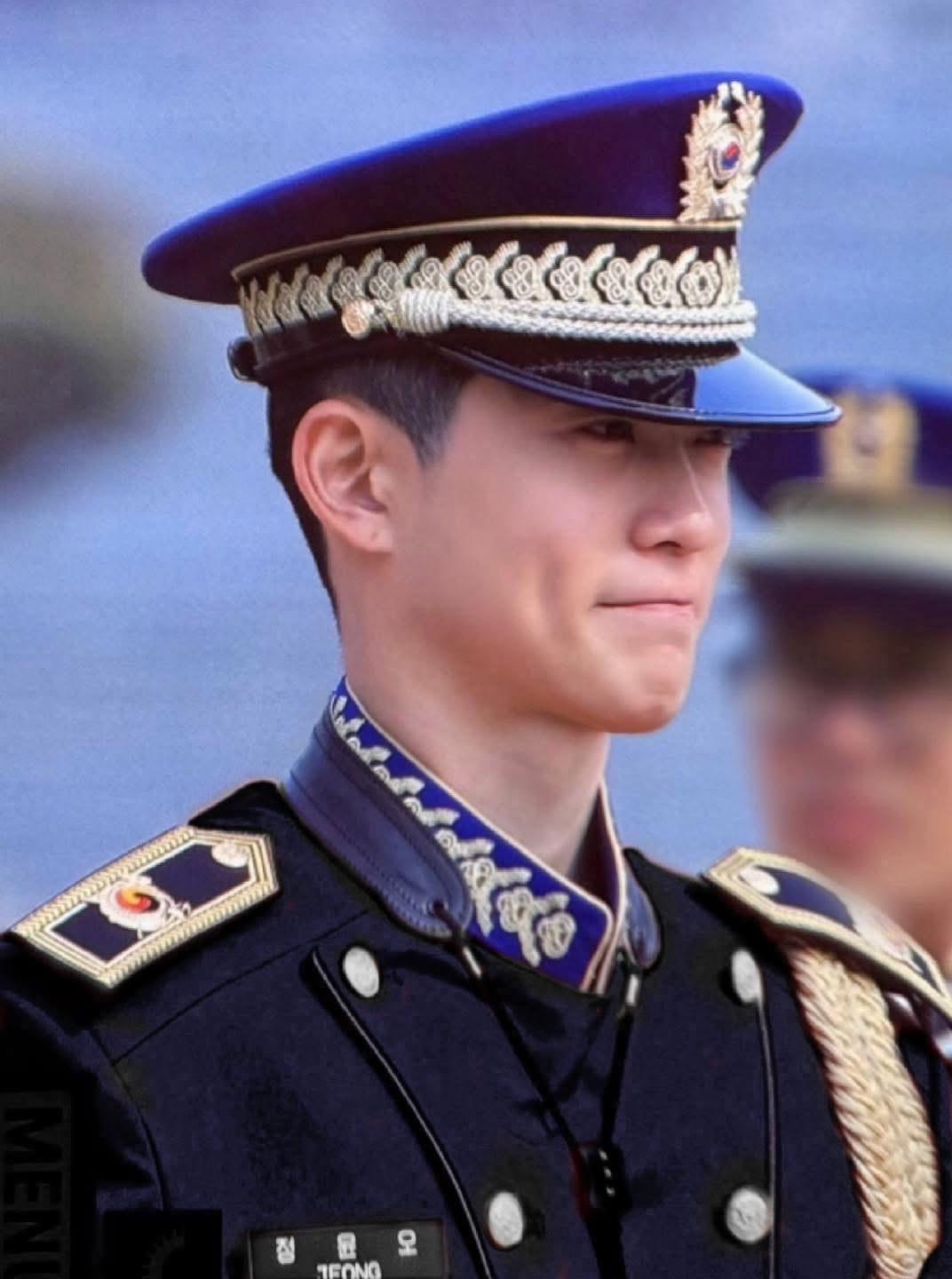 Chia Tay Rồi, Anh Mới Học Cách Yêu Em