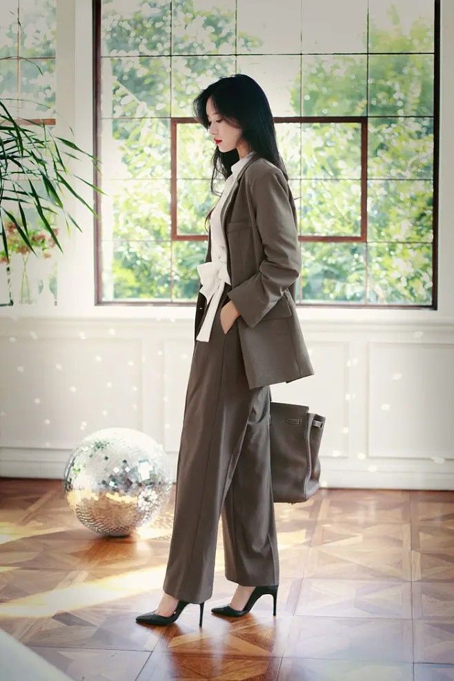 Tôi Ly Hôn, Và Cuộc Đời Bắt Đầu Nở Hoa